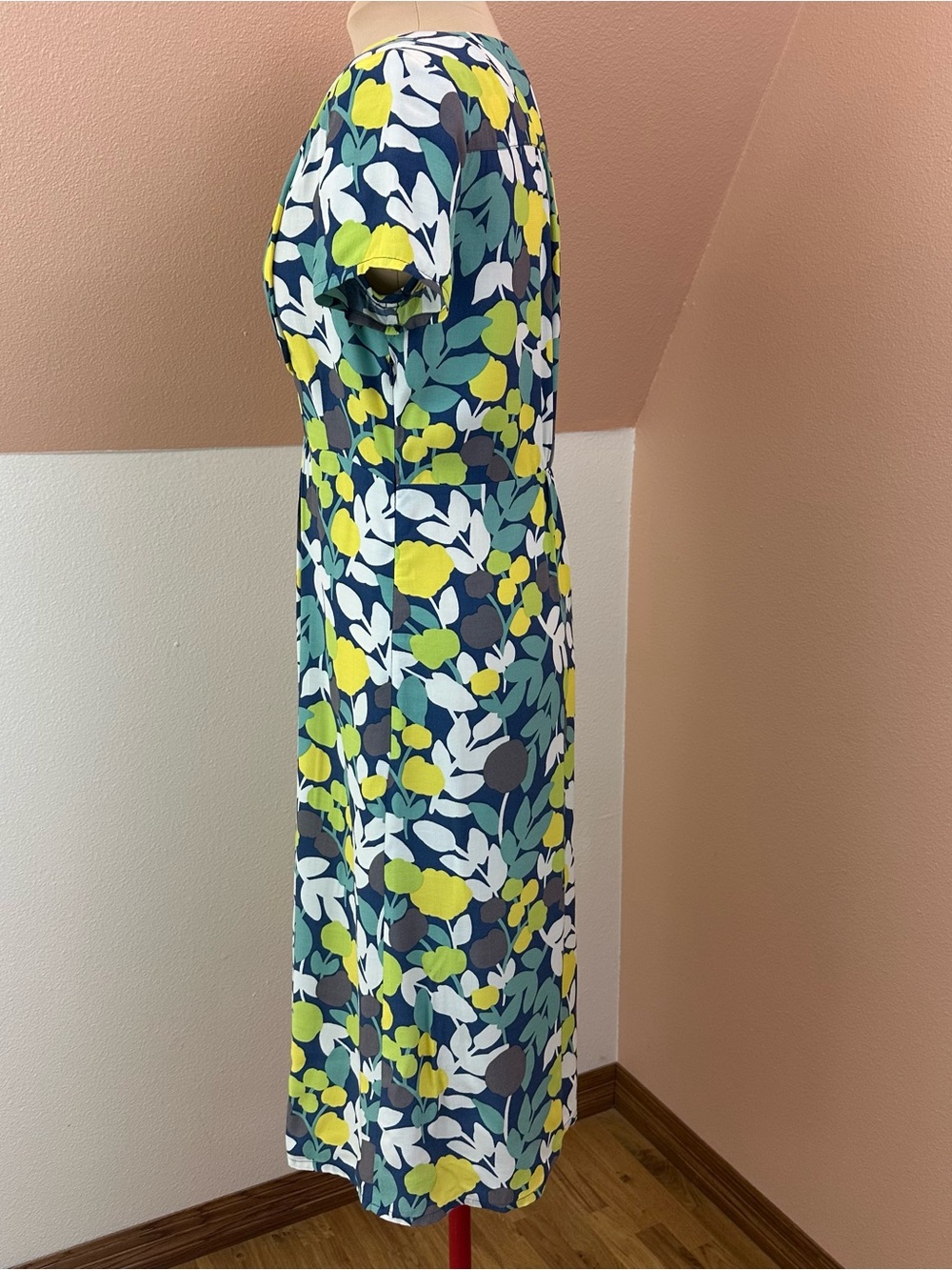 Boden Multicolor Pin Pleat Midi Tea Dress Womens 8 Tall V-Neck 100% Viscose - Picture 3 of 16